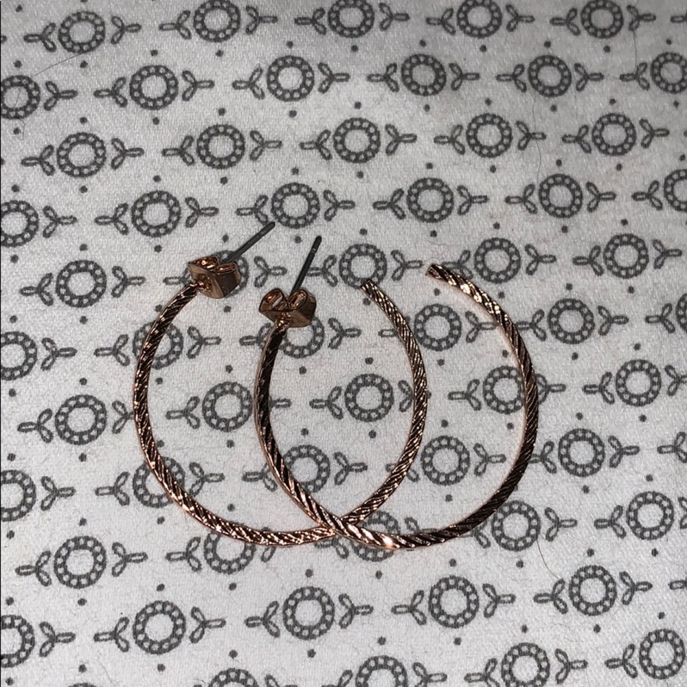 ROSE GOLD Medium size hoop